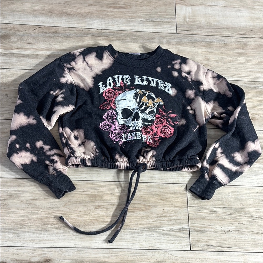 No Boundaries Black and Pink Graphic Crop Hoodie
